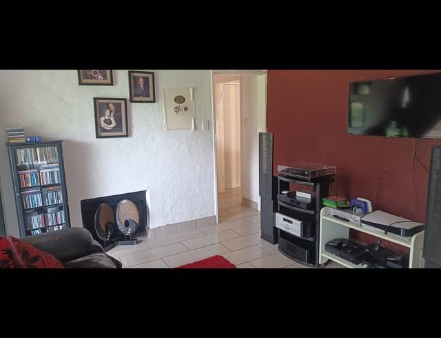 5 BEDROOM HOUSE FOR SALE IN HENLEY ON KLIP